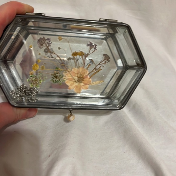 Glass keepsake box - Picture 2 of 12